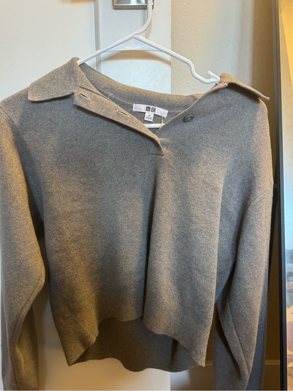 Uniqlo Women's Gray V-Neck Collared Knit Sweater